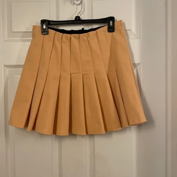 NEW ZARA Peach Pleated Skirt. Size Large. - Picture 4 of 10